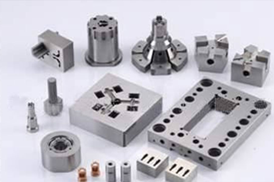 Features of practical linear rail machining center